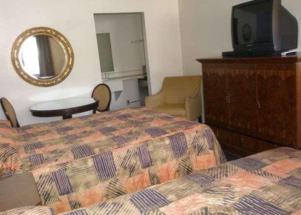 Beyond Stay Hotel Victorville Downtown Ruang foto