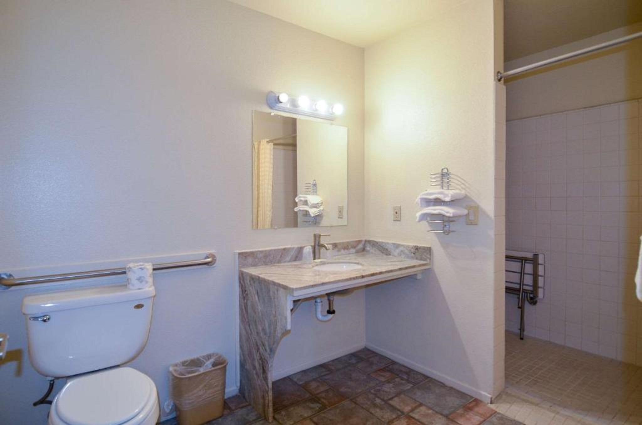 Beyond Stay Hotel Victorville Downtown Bagian luar foto