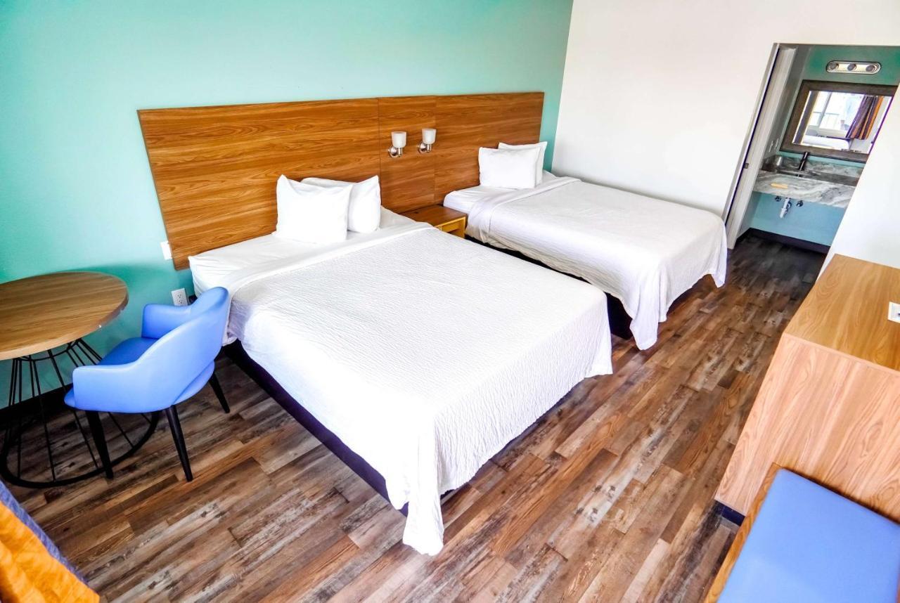 Beyond Stay Hotel Victorville Downtown Bagian luar foto