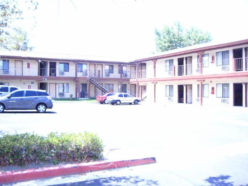 Beyond Stay Hotel Victorville Downtown Bagian luar foto